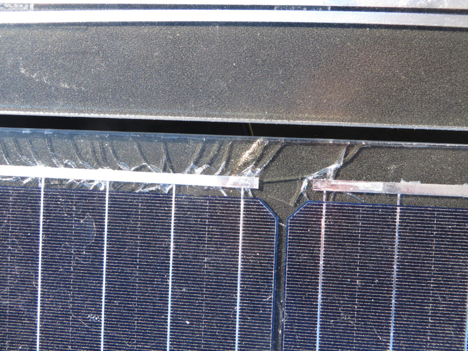 Solaranlage Unterhalt: Risse in Solarmodul